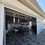 Costas Court Апартаменты