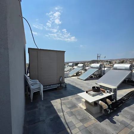 Апартаменты Costas Court *