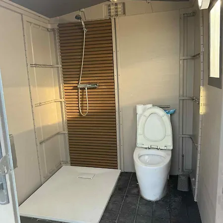 Costas Court Апартаменты