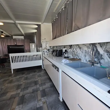 Apartament Costas Court